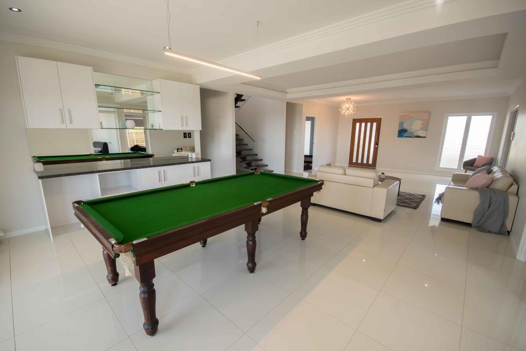 Modern Luxury Ocean Views Holiday home Townsville