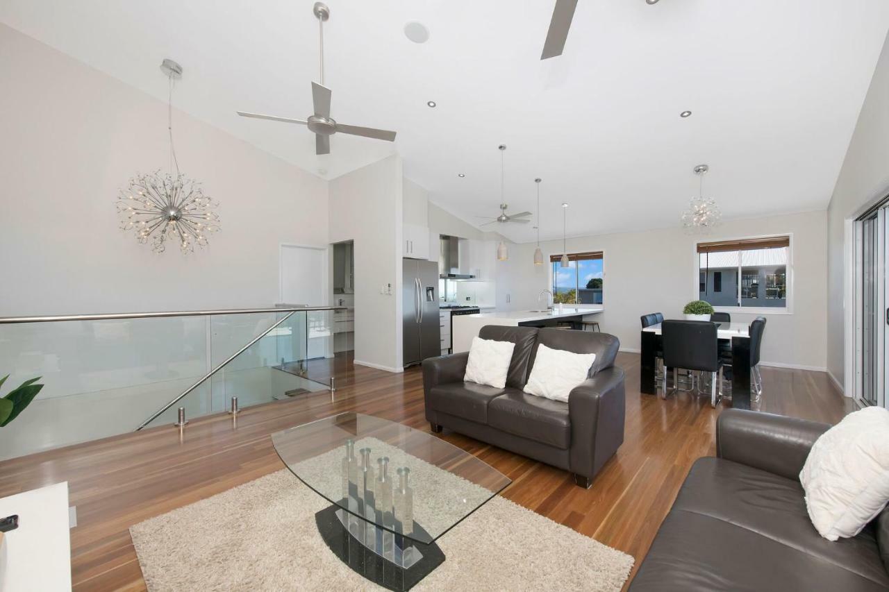 Modern Luxury Ocean Views Holiday home Townsville